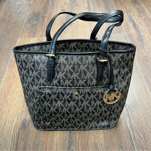 Authentic Michael Kors 3 compartment tote bag (gold hardware)